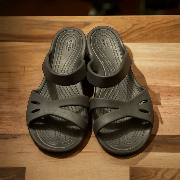 🐊CROCS Kelli Iconic Black Comfort Sandals! - Picture 2 of 8